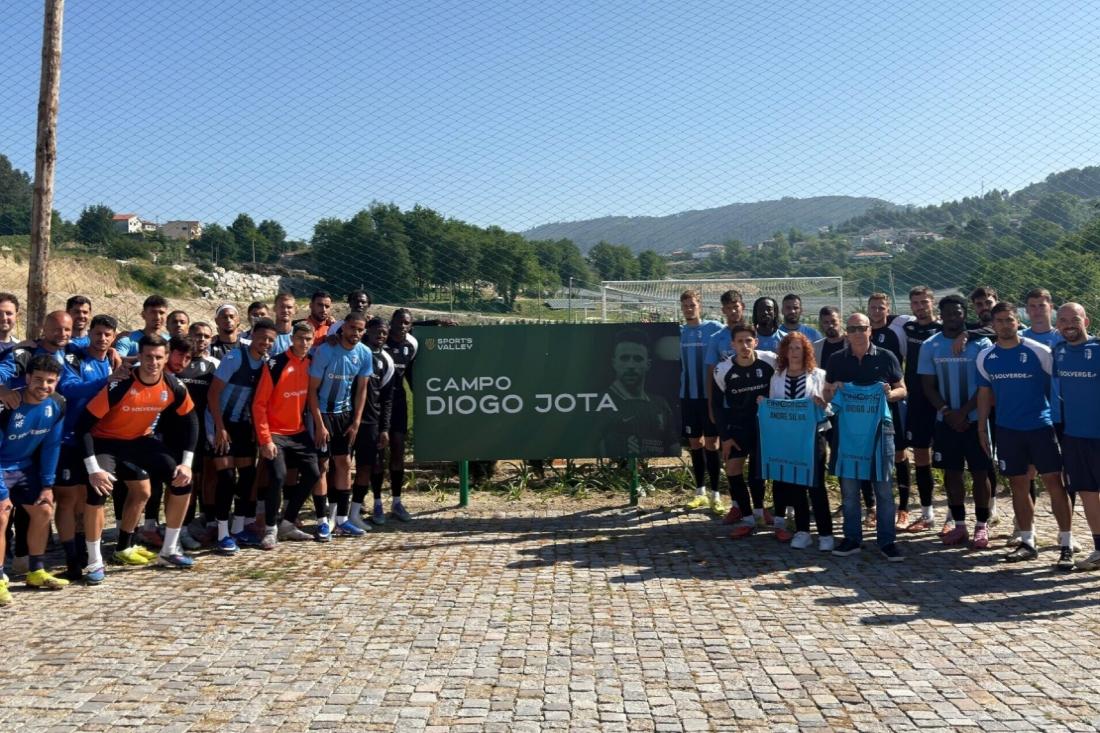 FC Vizela homenageou simbolicamente Diogo Jota e André Silva