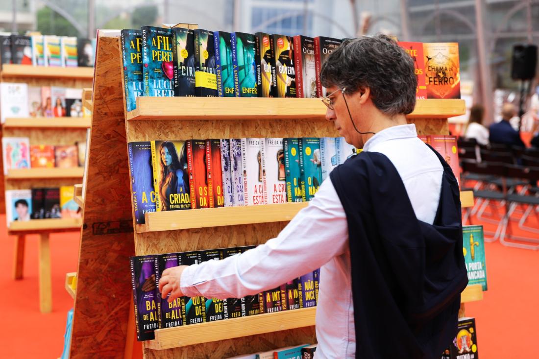 Apresentação de “Mil Tsurus” hoje na Feira do Livro Vizela