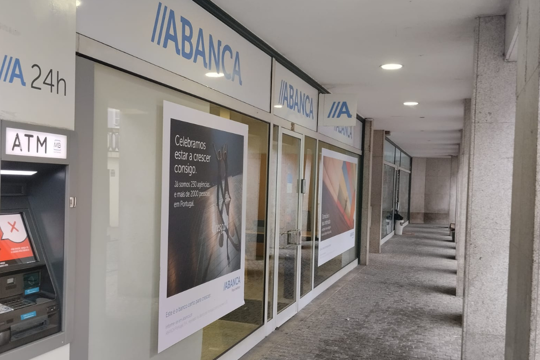 Rádio Vizela - Clientes da Abanca lesados em transferências sem autorização