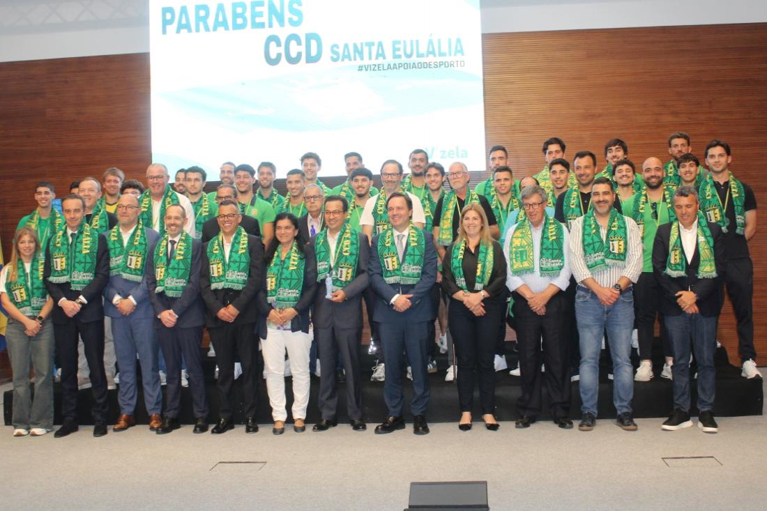 Câmara homenageou Santa Eulália pela subida ao Pro Nacional 