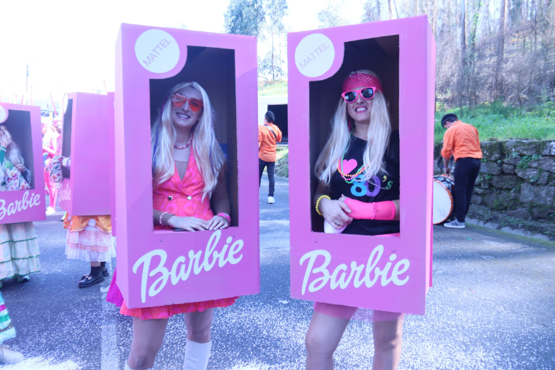 Rádio Vizela - Carnaval de Roriz com sete carros alegóricos