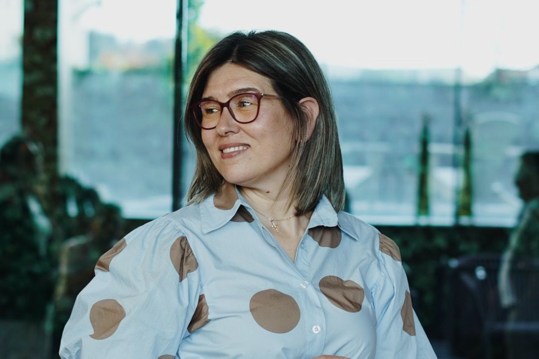 Luísa Araújo apresentou primeiro livro e superou expectativa