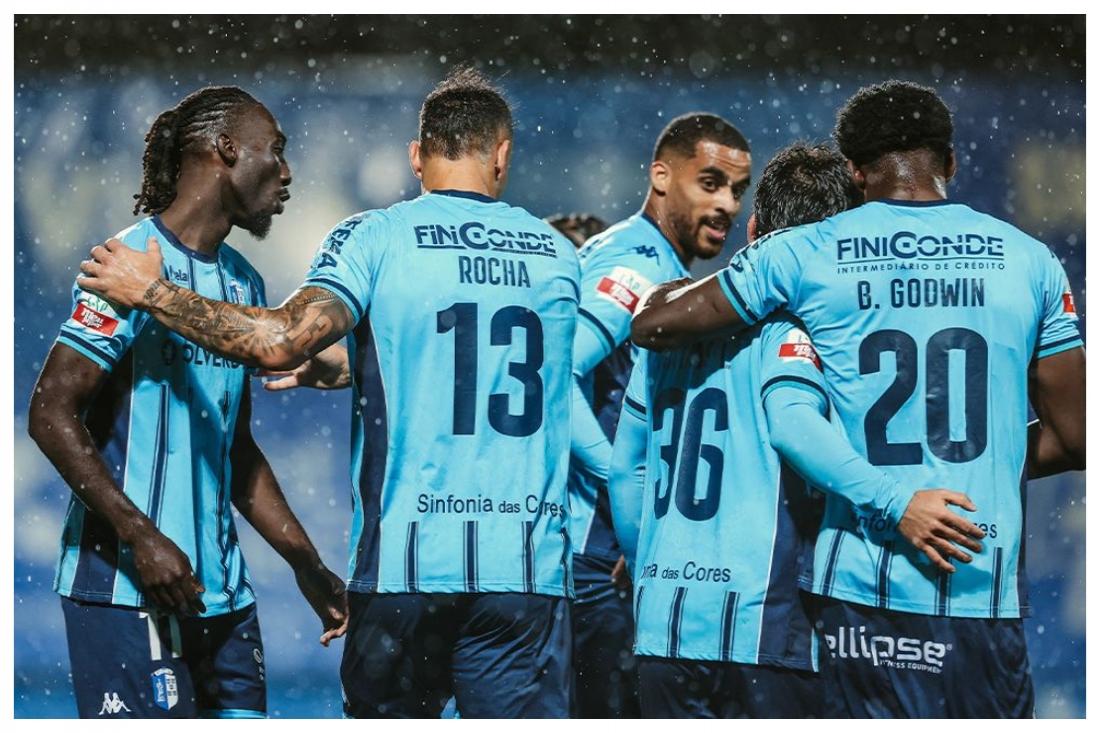 Liga agendou Torreense - FC Vizela para sábado às 11h00