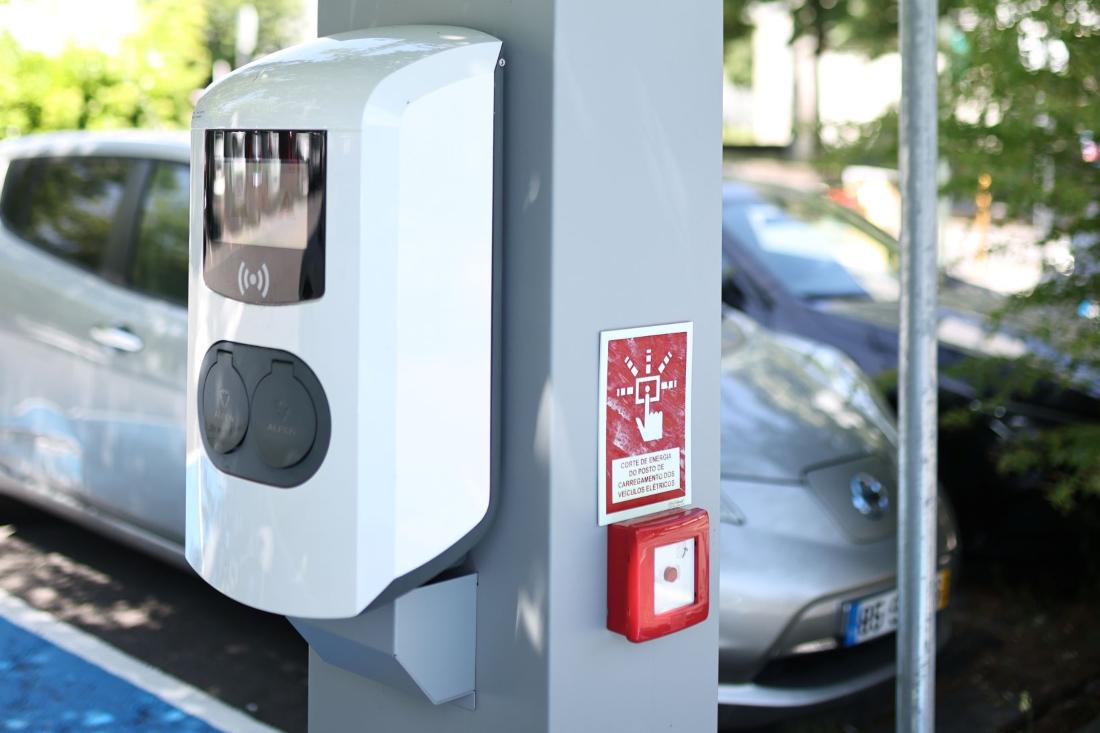 Rádio Vizela - UMinho instala postos de carregamento de veículos elétricos