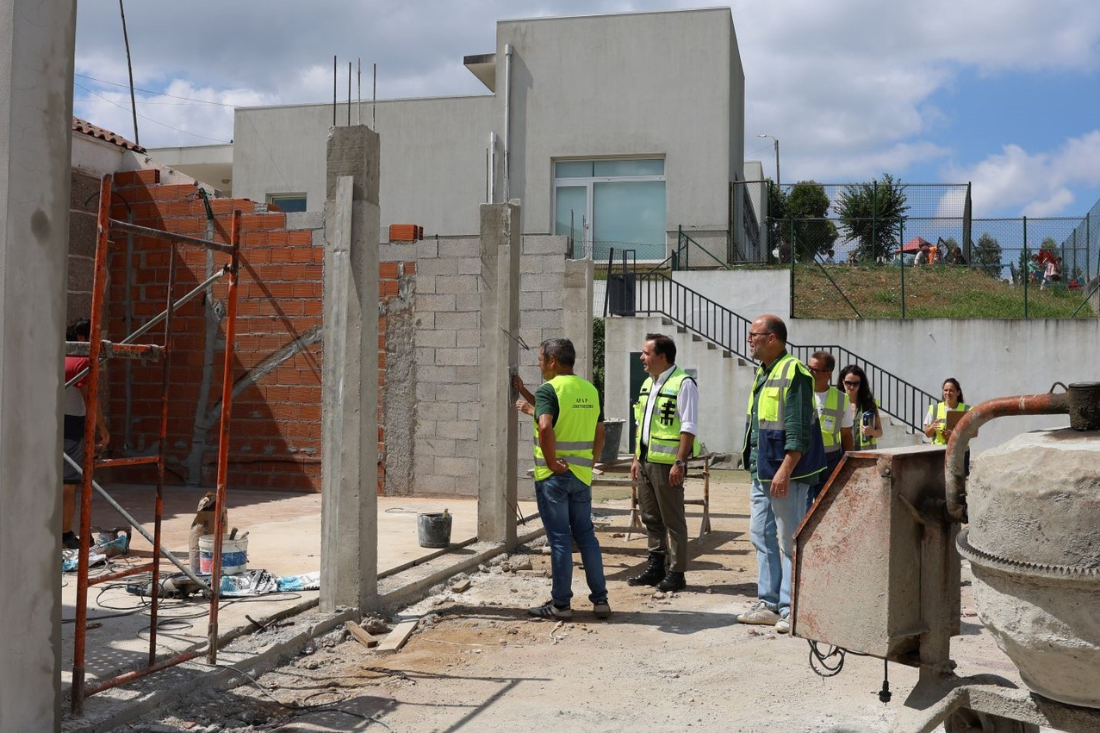 Presidente CMV visita obra de requalificação da EB S. Paio