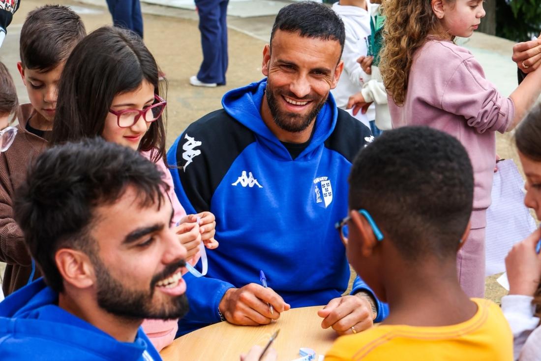 Rádio Vizela - Jogadores do FC Vizela alertaram para direitos das crianças 