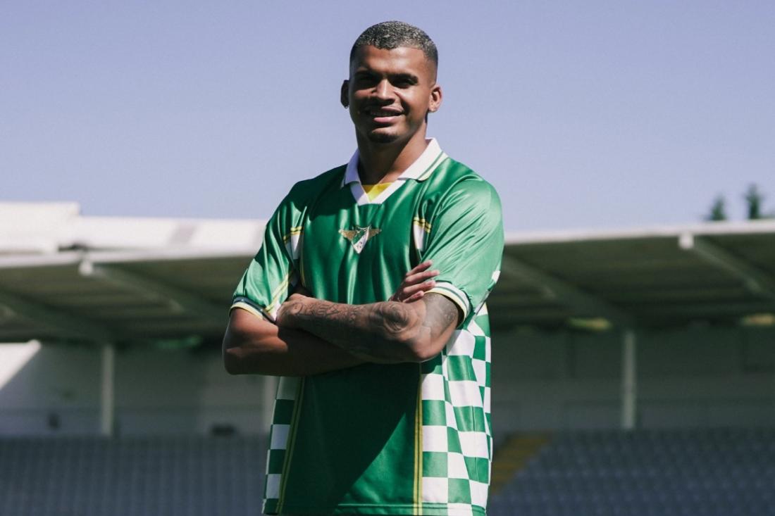 Guarda-redes redes Aranha oficializado no Moreirense 