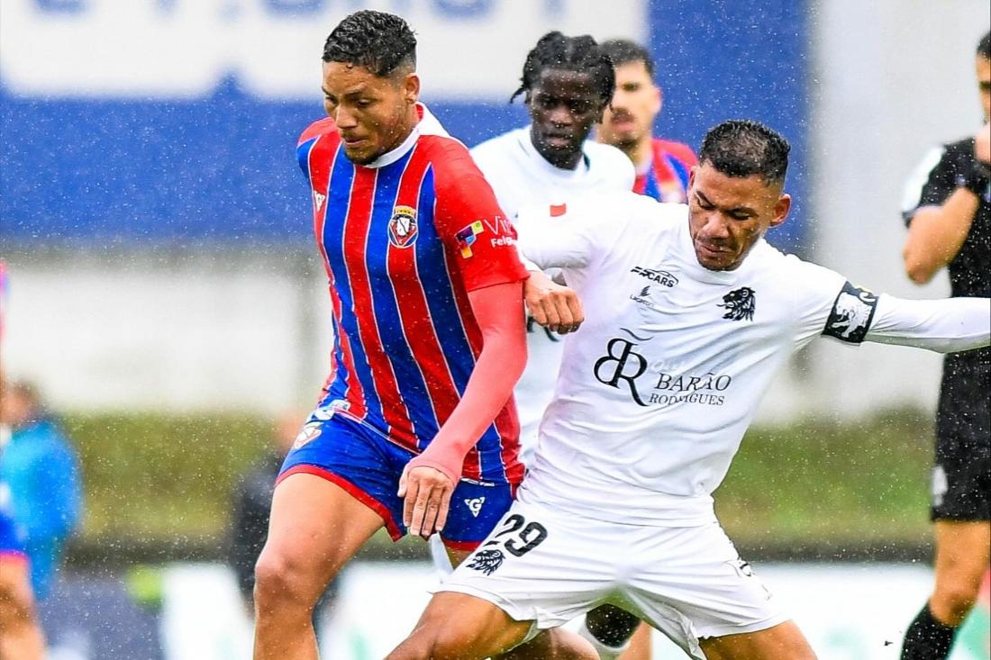 Liga 2 teve este domingo um acerto e um jogo antecipado 