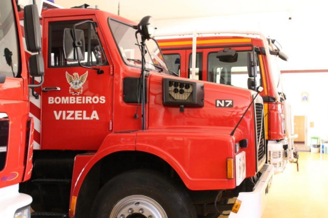 Bombeiros de Vizela combateram incêndio em Santo Adrião