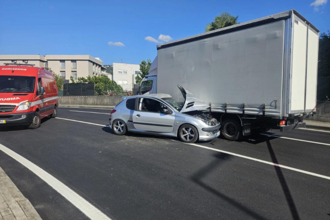 Acidente na Circular Urbana resultou num ferido ligeiro