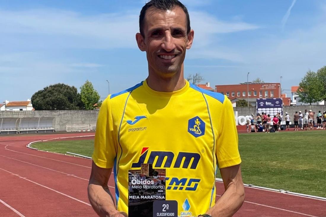 Nuno Gamboa no pódio da Meia Maratona de Óbidos 