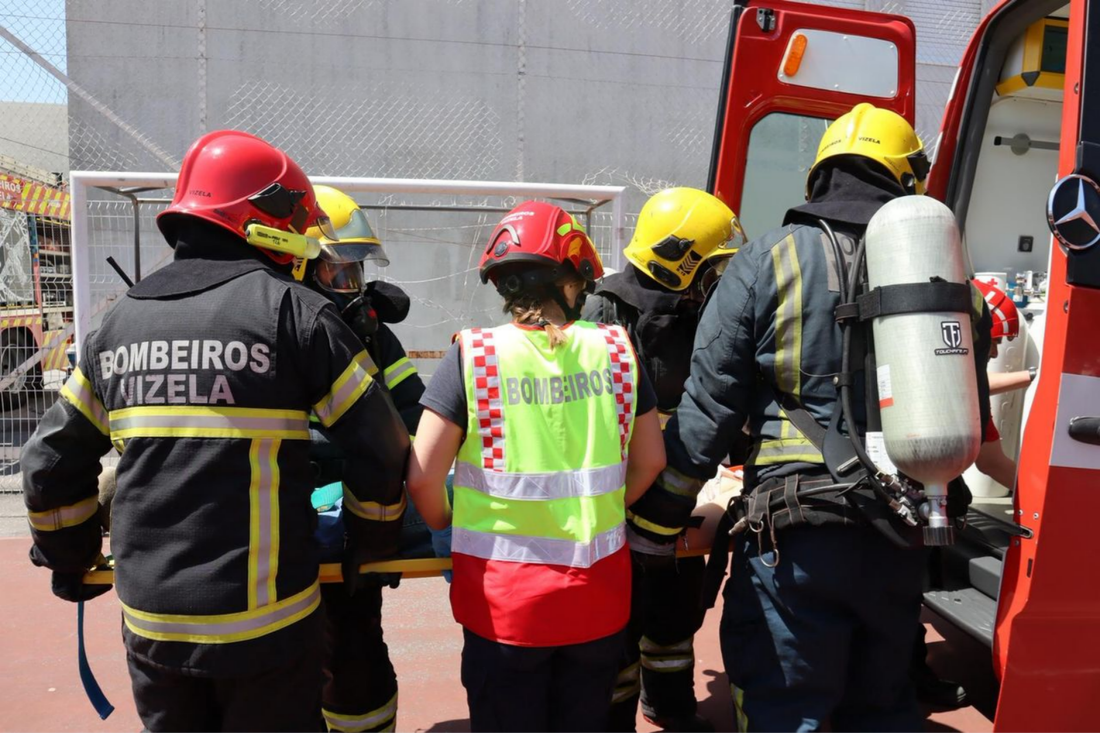 AECV realiza um simulacro de sismo seguido de incêndio