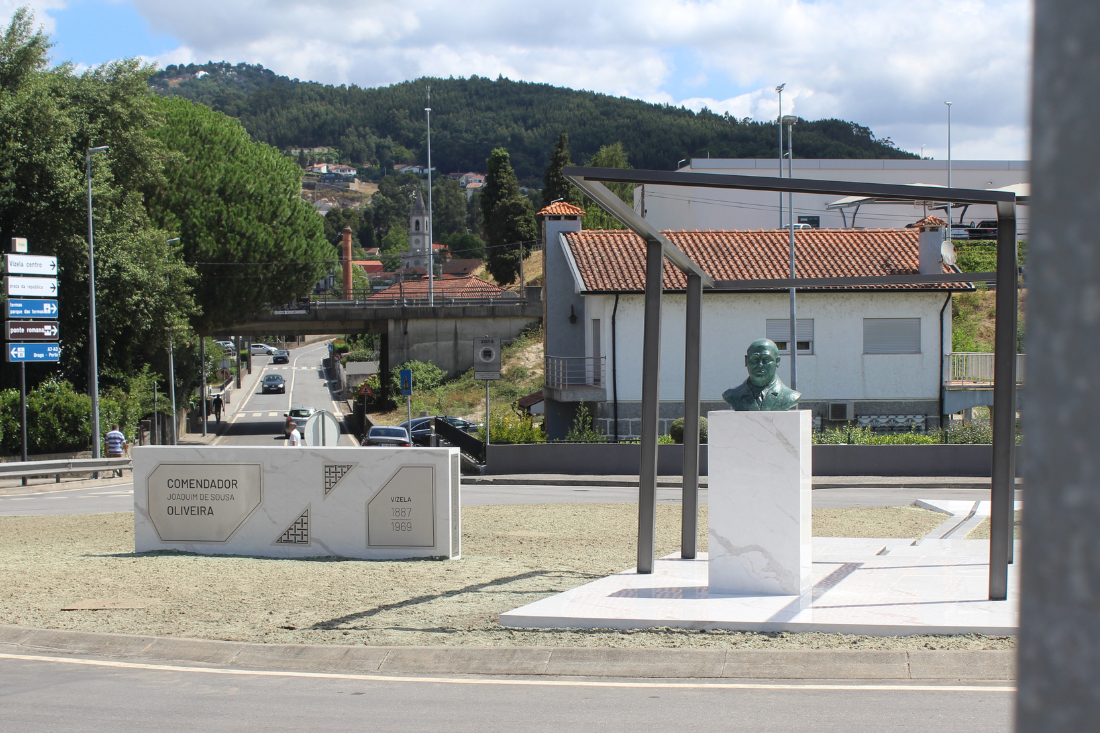 CMV devolve busto do Comendador à cidade