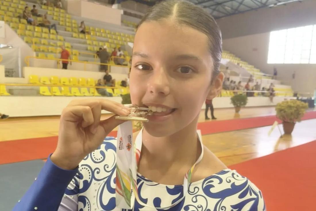 Mariana Cunha é vice-campeã Nacional de Mini-Trampolim 