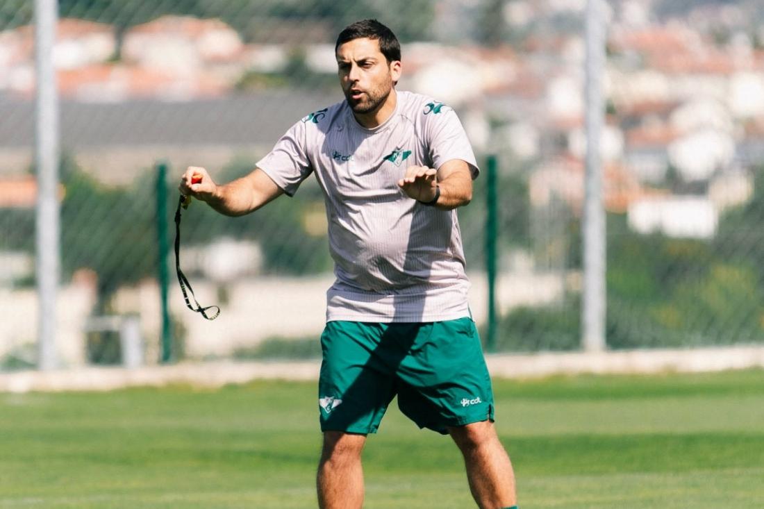 Vasco Botelho da Costa com 26 jogadores no Estágio em Ofir 