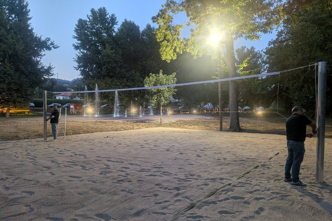 Novo campo de voleibol concluído em S. Paio