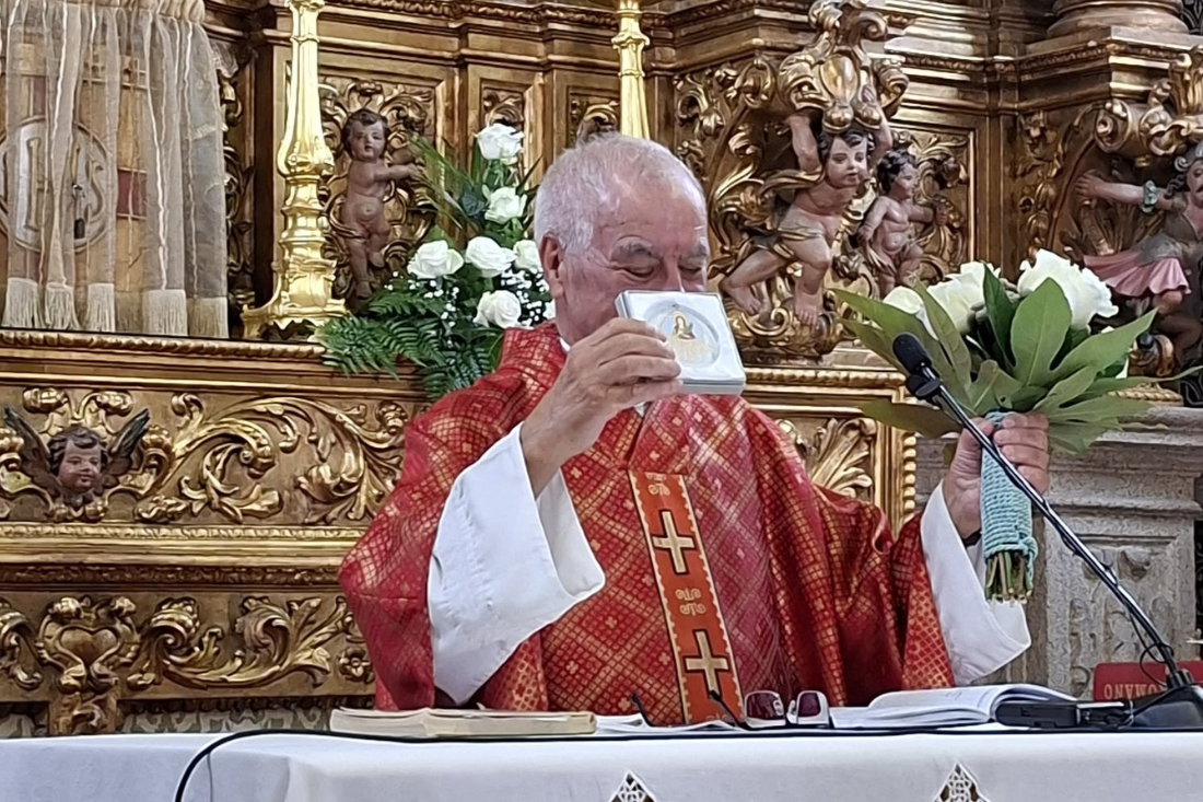 Padre José Lemos homenageado pelos 61 anos de sacerdócio 