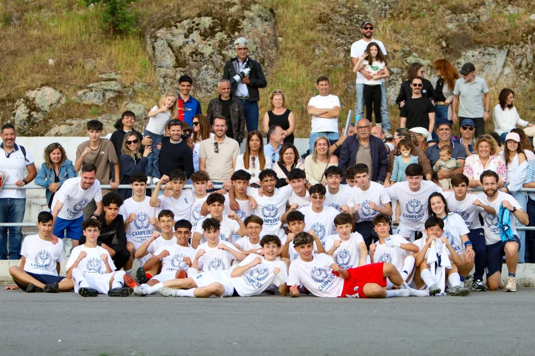 Sub-16 do FC Vizela são campeões e sobem à Divisão Honra