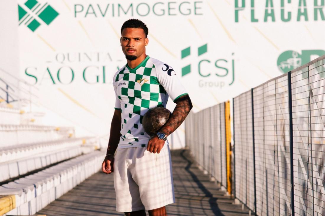 Moreirense apresentou o ponta de lança Alexandre Parsemain 