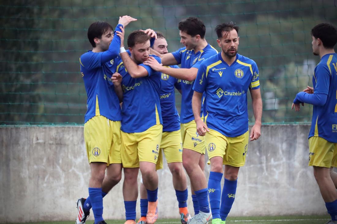 CCR de Infias volta às vitórias diante dos seus adeptos 